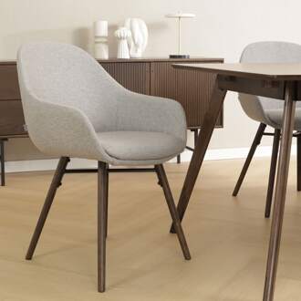 Nena-Mae eetkamerstoel warm grijs - walnoot houten onderstel