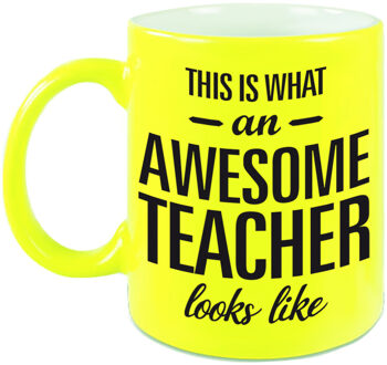 Neon gele awesome teacher cadeau mok / beker voor leraar 330 ml - feest mokken Geel