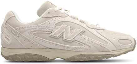 New Balance 204L Sneakers Dames - Beige - Maat 40 - Suède