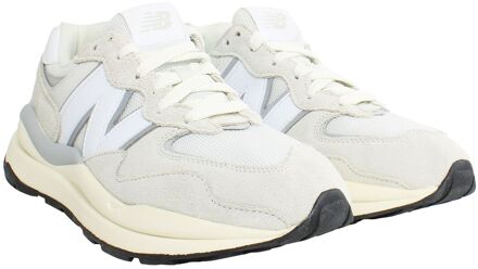 New Balance 5740SLA Dames Beige Trainers