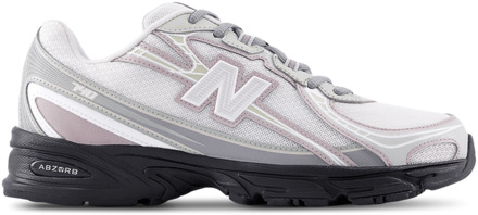 New Balance 740 Sneakers Dames - Zilver - Maat 36 - Leer Silver