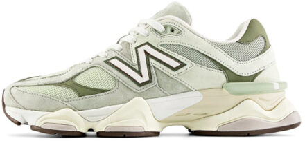 New Balance 9060 olivine - maat 47,5 Groen