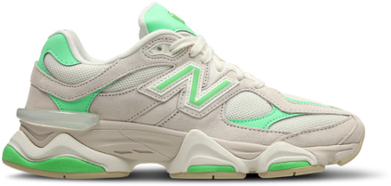 New Balance 9060 Sneakers Dames - Bruin - Maat 38 - Suède Brown