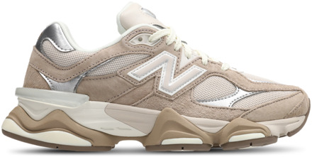 New Balance 9060 Sneakers Dames - Bruin - Maat 39.5 - Suède Brown