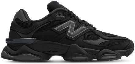 New Balance 9060 Sneakers Dames - Zwart - Maat 37 - Suède Black