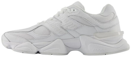 New Balance 9060 triple white - maat 40,5 Wit