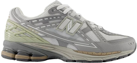 New Balance Grijze Sportieve Sneakers Lente/Zomer New Balance , Multicolor , Heren - 42 1/2 Eu,39 1/2 Eu,38 1/2 Eu,44 1/2 Eu,43 Eu,46 1/2 EU