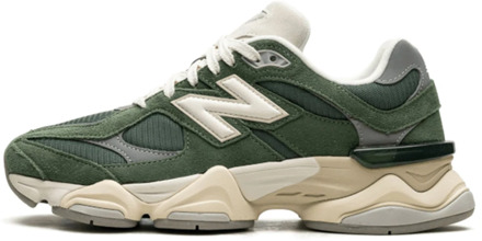 New Balance Groene suède sneakers met stijl en comfort New Balance , Green , Heren - 43 Eu,42 Eu,41 1/2 Eu,46 Eu,44 1/2 Eu,45 Eu,44 EU