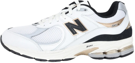 New Balance Witte 2002R Sneakers voor Mannen en Vrouwen New Balance , White , Heren - 40 Eu,40 1/2 Eu,44 1/2 Eu,44 Eu,45 1/2 Eu,43 Eu,37 1/2 Eu,41 1/2 Eu,46 1/2 Eu,42 Eu,42 1/2 Eu,36 EU