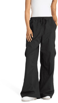 New Balance Woven Cargo Pant Broeken Dames - Zwart - Maat M - Nylon Black