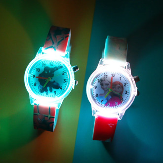 New Cartoon Flash Light Kids Watch for Boys Rubber Strap Cute Princess Children Girls Watches with Light reloj infantil