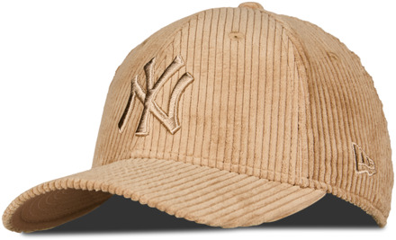 New Era 9forty Mcrown Petten Unisex - Beige - One Size - Ribfluweel