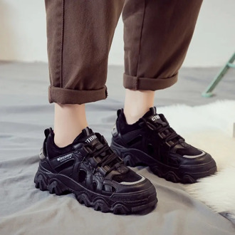 New Solid Beige Black Leather Shoes Women Autumn Lace Up Ladies Vulcanize Winter Warm Traveling Sneakers Casual Sports Running