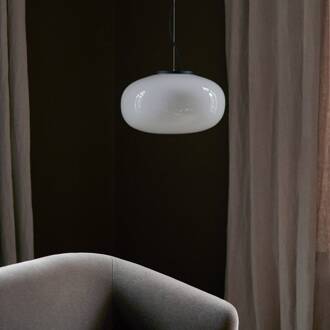 New Works Karl-Johan Kleine hanglamp, 23 cm, wit opaalwit