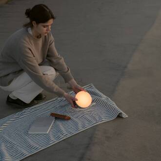 New Works Sphere LED oplaadbare lamp IP67 warm grijs