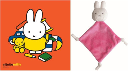 Nijntje roze knuffeldoekje met kaart