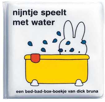 Nijntje speelt met water - Boek Dick Bruna (9056473115)