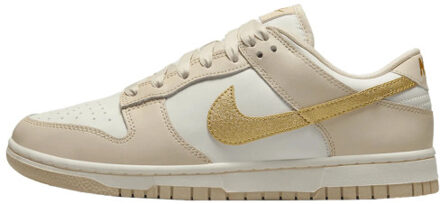 Nike Dunk low metallic gold (w) - maat 42,5 Beige