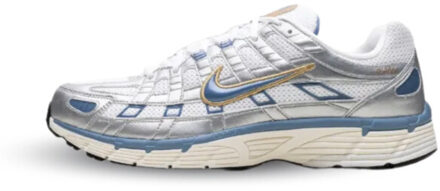 Nike P-6000 metallic silver aegean storm - maat 43 Grijs