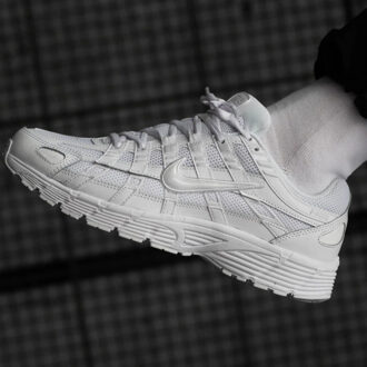 Nike P-6000 triple white - maat 45 Wit