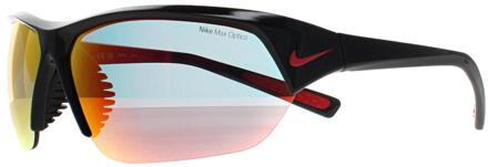 Nike Skylon Ace FQ4684 010 zwart rood gespiegelde zonnebril