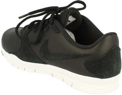 Nike Sneakers - Maat 38 - Vrouwen - zwart/wit