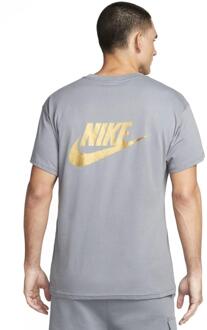 Nike Sportswear Standaard Issue T-Shirt in Poolgrijs - maat S