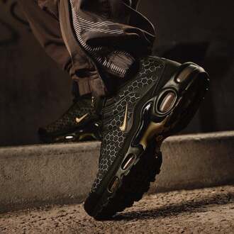 Nike Tuned Sneakers Heren - Zwart - Maat 42.5 - Mesh/Synthetisch Black