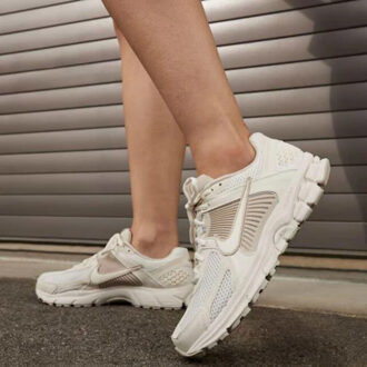 Nike Zoom vomero 5 sail light orewood brown Beige - 37,5