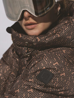 NIKKIE Newport ogo ski jas - maat L Beige