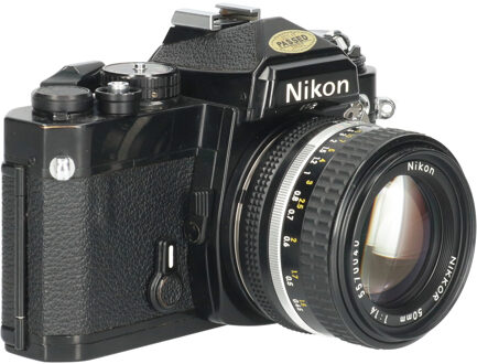 Nikon Tweedehands Nikon FE Body met 50mm F/1.4 CM3846 Zwart,Zilver