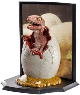 Noble Collection Jurassic Park Toyllectible Treasure Statue Raptor Egg Life Finds A Way 12 cm