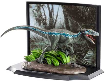 Noble Collection Jurassic Park Toyllectible Treasure Statue Velociraptor Blue Raptor Recon 8 cm