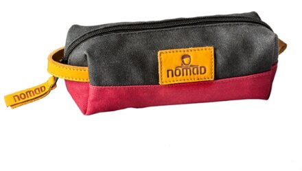 Nomad pennenetui waxed canvas -Biking red