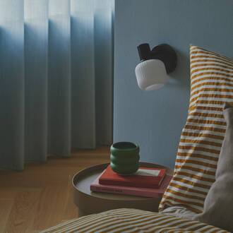 Nordlux Milford Mini wandlamp, zwart, geribbeld glas, met stekker zwart, wit