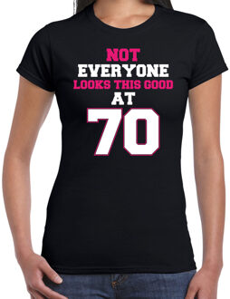 Not everyone looks this good at 70 cadeau t-shirt zwart voor dames - 70 jaar verjaardag kado shirt / outfit XL