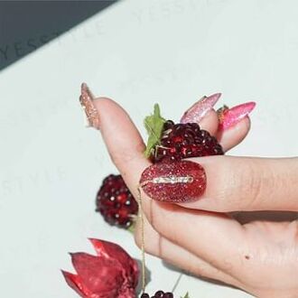 Nouveau Collection Nail Color Gel Fall In Strewlove WS66 Strawberry 12ml