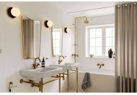 Nuura wandlamp Liila 1, Ø 16 cm, IP44, zwart/opaak zwart, opaal