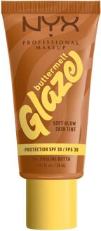 NYX Professional Makeup Buttermelt Glaze Soft Glow Skin Tint + SPF/FPS 30 Foundation (Various Shades) - Praline