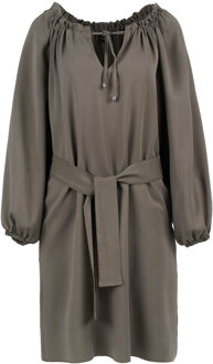 Olijfkleurige jurk met riem en zakken - S