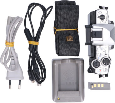 Olympus Tweedehands Olympus OM-D E-M10 Mark II Body Zilver CM2000