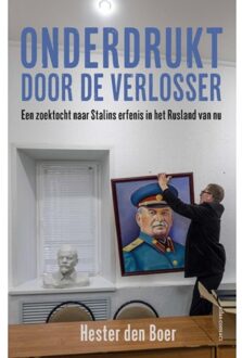 Onderdrukt door de verlosser - Boek Hester den Boer (9045033453)
