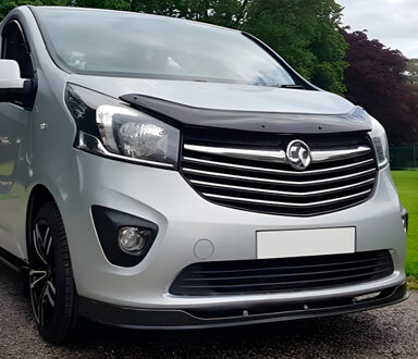 Oneway Motorkapbeschermer (steenslagcover) passend voor Opel Vivaro X82 2014-2018 - Glanzend zwart OWBP04054