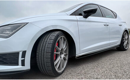 Oneway Set Sideskirts passend voor Seat Leon (5F) HB/ST 2013-2020 - Glanzend zwart OWSS10010