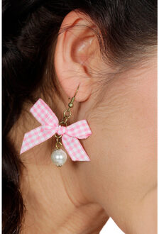 Oorbellen met parel en roze/wit geruit strikje