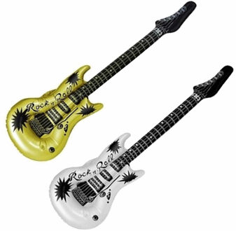 Opblaasbare speelgoed/feestartikel gitaren 2x stuks goud/zwart 106 cm