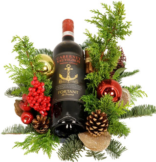 Opgemaakte wijnfles in kerstsfeer