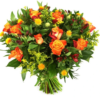 Oranje rozen en bloemen