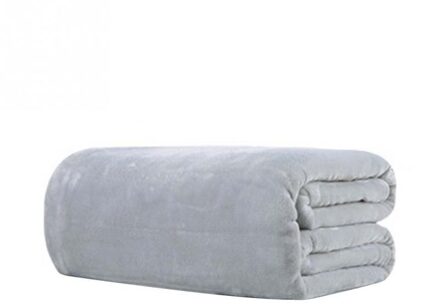 Outdoor Reizen Zachte Warme Flanel Handdoek Deken 65*45 cm Fleece Camping Slaapzak Lunchpauze Multifunctionl Handdoek Deken ^ grijs