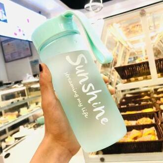 Outdoor Sport Draagbare Plastic Beker Creatieve Water Cup Kinderen Student Cup Reclame Tarwe Cup Frosted groen